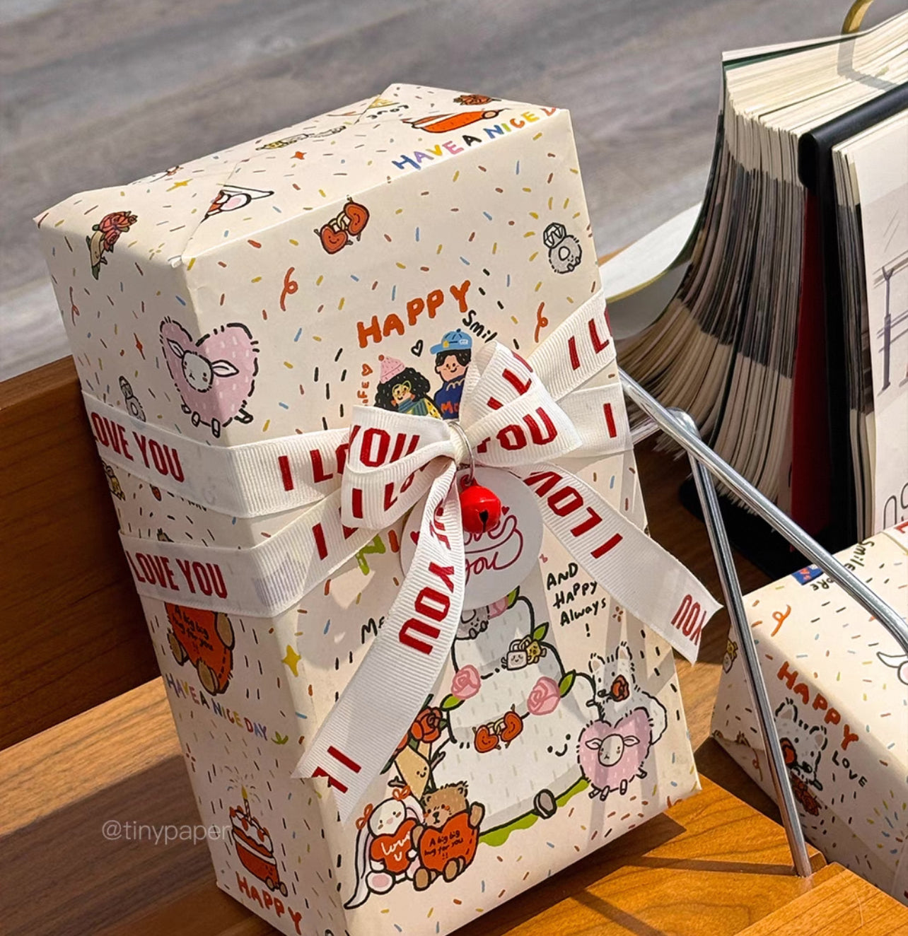 Gift Paper “ 𝑪𝒖𝒕𝒆 𝑱𝒆𝒍𝒍𝒚 𝑩𝒆𝒂𝒓 ”